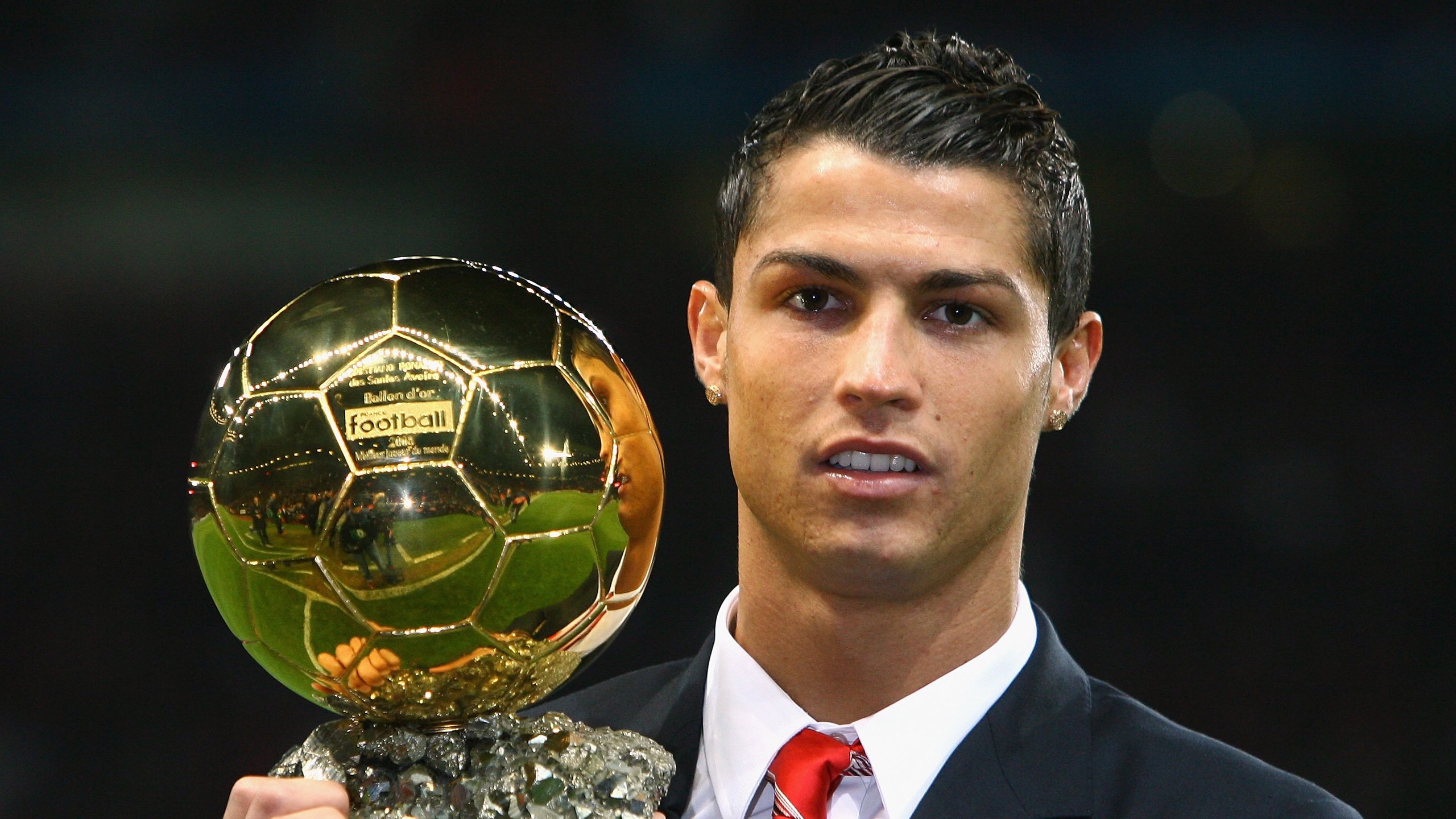 “生死瞬间：危机中的英雄救援”，生死危难之际